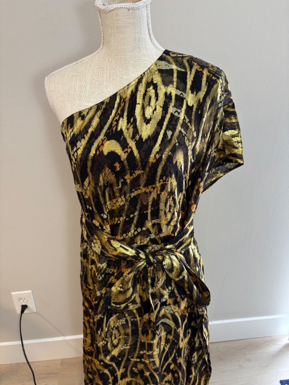 NEW $578 Marie Oliver Farrow Luxe Silk Metallic One-Shoulder Kaftan Maxi Dress - Picture 13 of 16